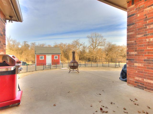450 Hickory Hill Drive, Choctaw, OK 73020