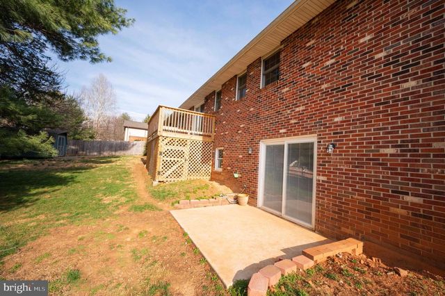 16 GLOUCESTER RD, Front Royal, VA 22630