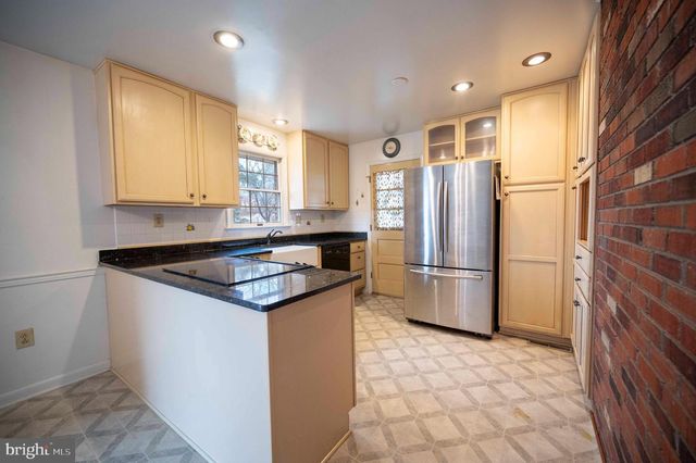 16 GLOUCESTER RD, Front Royal, VA 22630