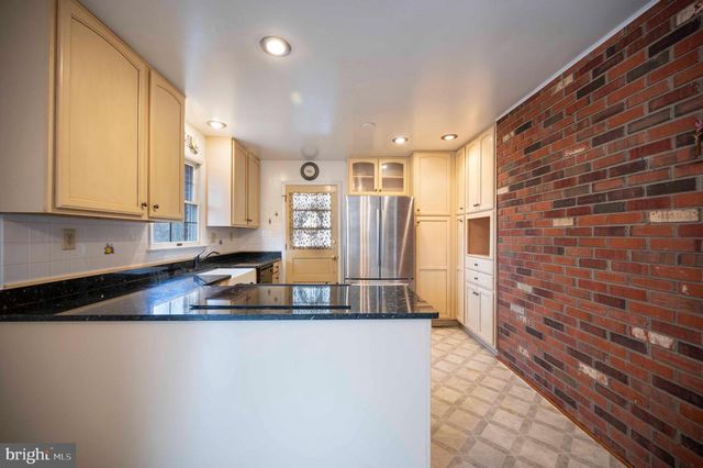 16 GLOUCESTER RD, Front Royal, VA 22630