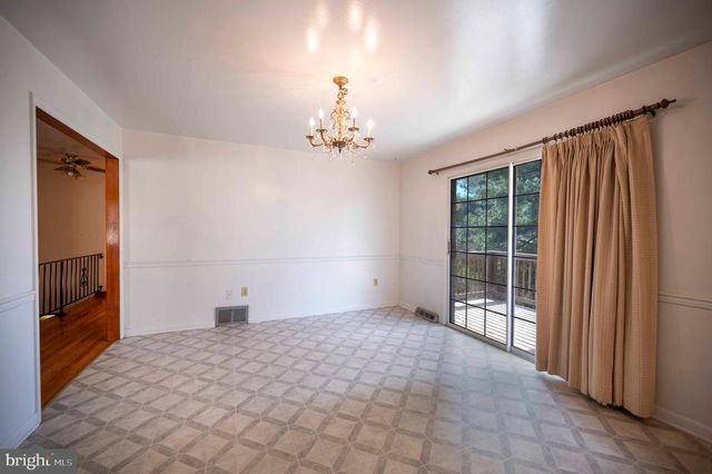 16 GLOUCESTER RD, Front Royal, VA 22630