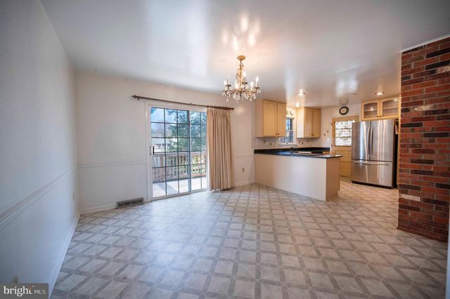 16 GLOUCESTER RD, Front Royal, VA 22630