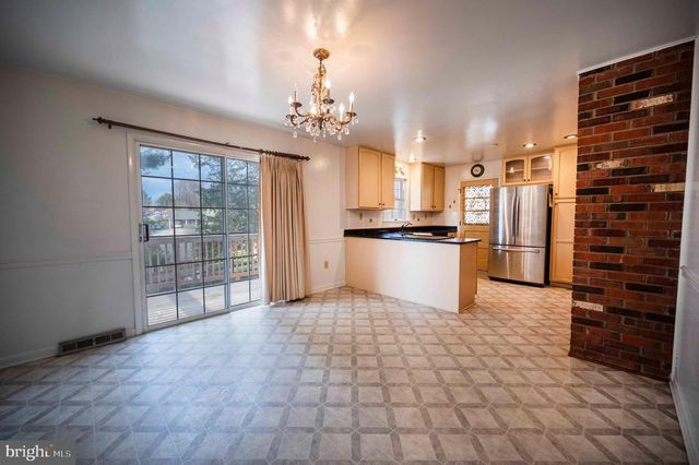 16 GLOUCESTER RD, Front Royal, VA 22630