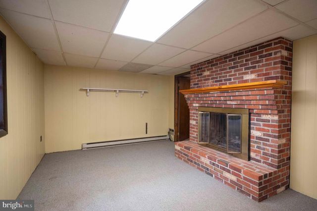 16 GLOUCESTER RD, Front Royal, VA 22630