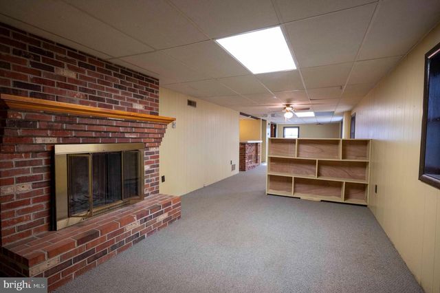 16 GLOUCESTER RD, Front Royal, VA 22630