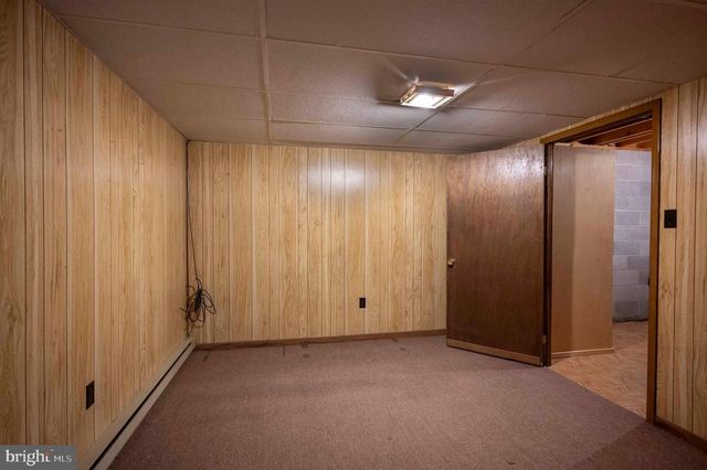 16 GLOUCESTER RD, Front Royal, VA 22630