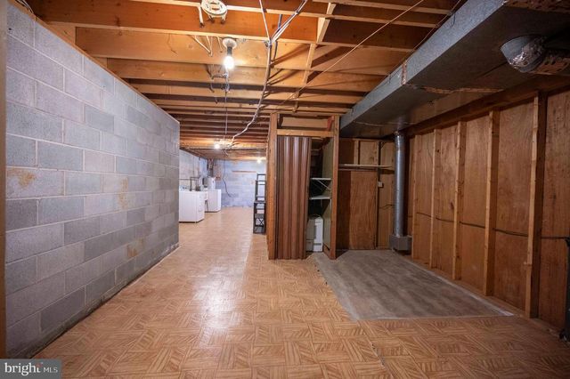 16 GLOUCESTER RD, Front Royal, VA 22630