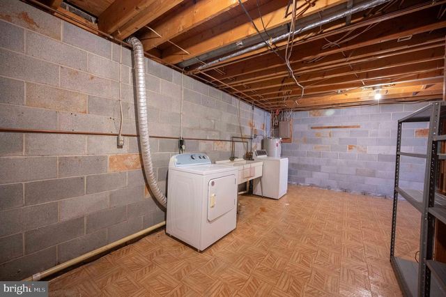 16 GLOUCESTER RD, Front Royal, VA 22630