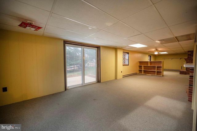 16 GLOUCESTER RD, Front Royal, VA 22630