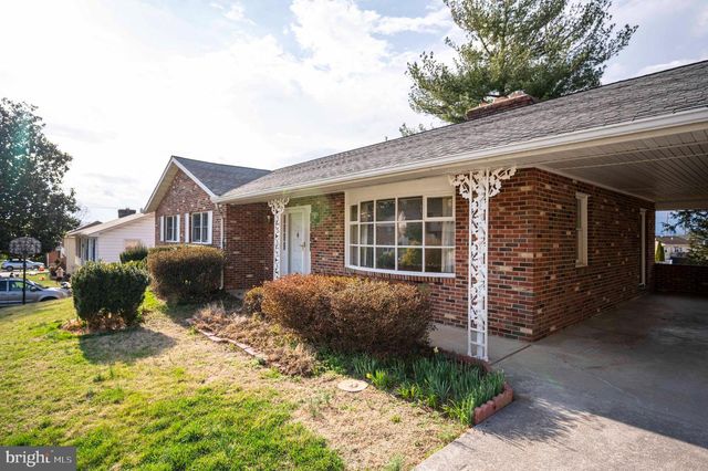 16 GLOUCESTER RD, Front Royal, VA 22630