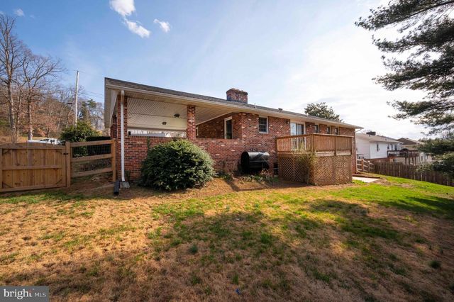 16 GLOUCESTER RD, Front Royal, VA 22630