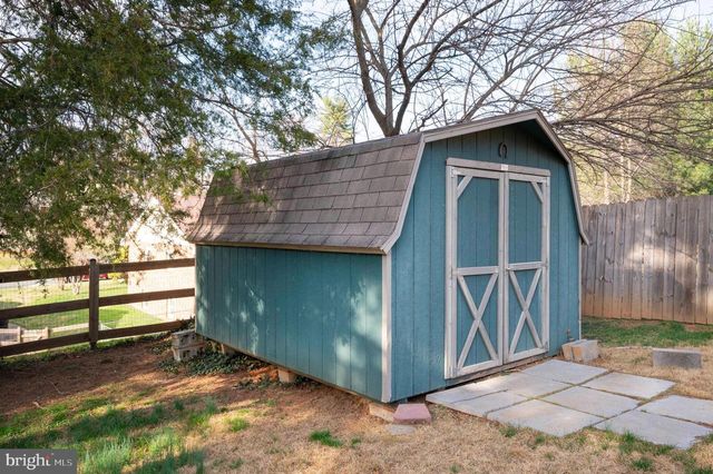 16 GLOUCESTER RD, Front Royal, VA 22630