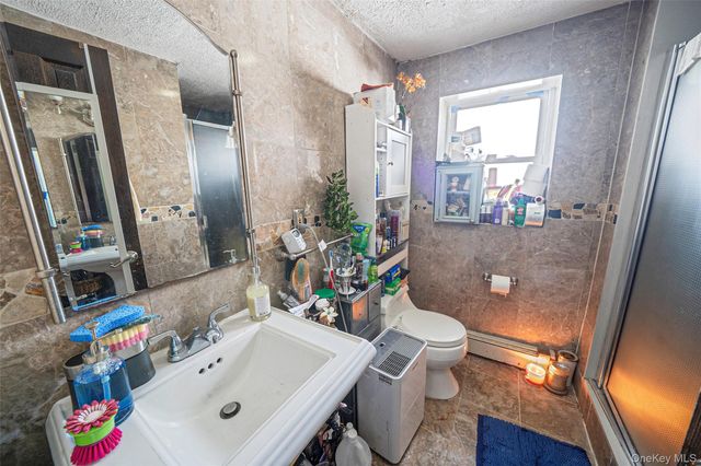 86 Overlook Drive, East Islip, NY 11730