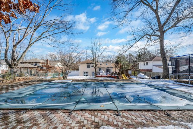 86 Overlook Drive, East Islip, NY 11730