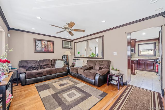 86 Overlook Drive, East Islip, NY 11730