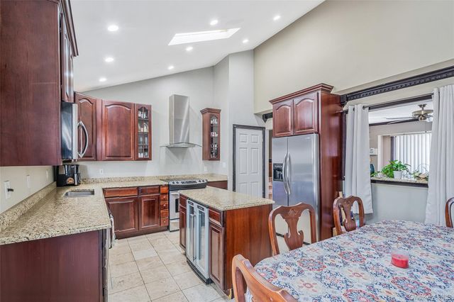 86 Overlook Drive, East Islip, NY 11730