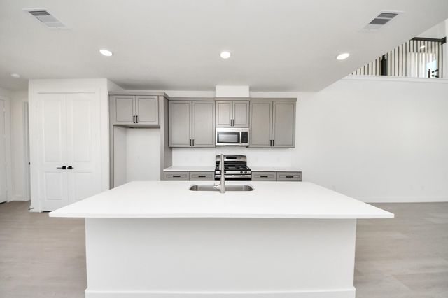 4333 Avron Drive, Stafford, TX 77477