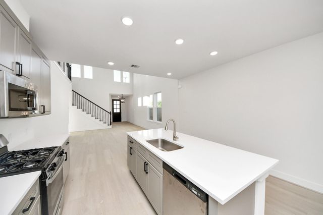 4333 Avron Drive, Stafford, TX 77477