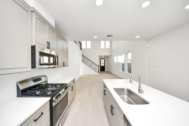 4333 Avron Drive, Stafford, TX 77477