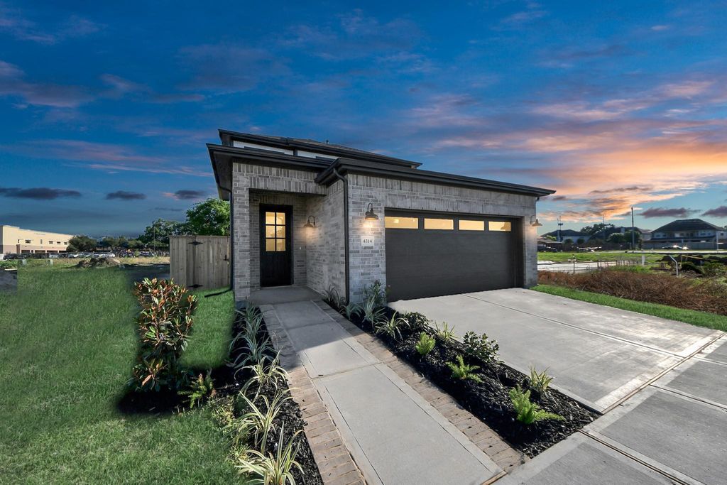 4333 Avron Drive, Stafford, TX 77477