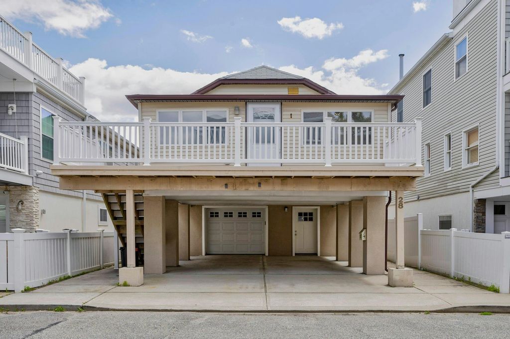 28 New Hampshire Street, Long Beach, NY 11561
