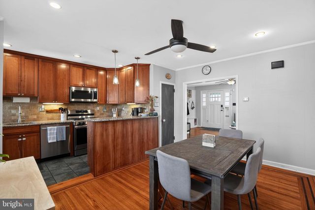 404 KINGSLEY ST, Philadelphia, PA 19128