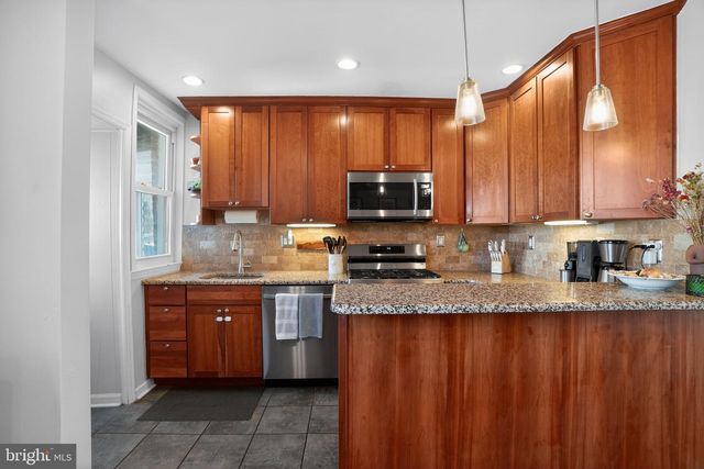 404 KINGSLEY ST, Philadelphia, PA 19128