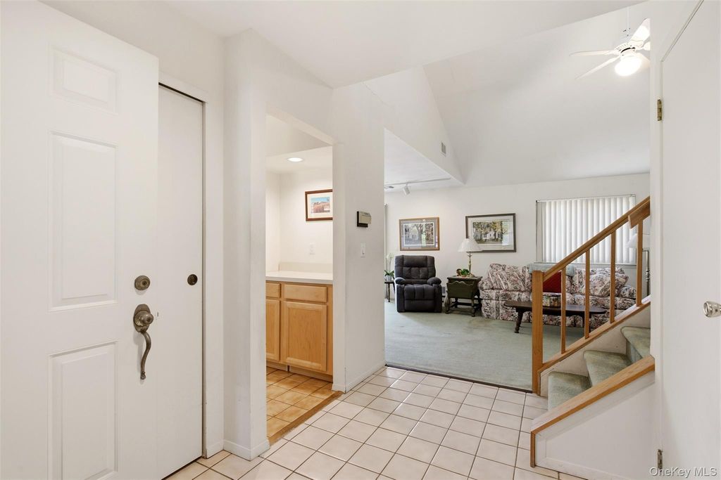 113 Scarlett Drive, Commack, NY 11725 — photo 4