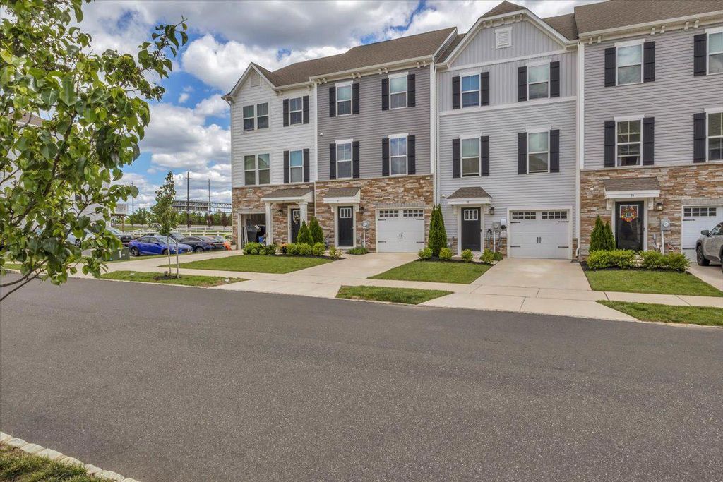 97 KOHLMYER DR, Pennsauken, NJ 08110