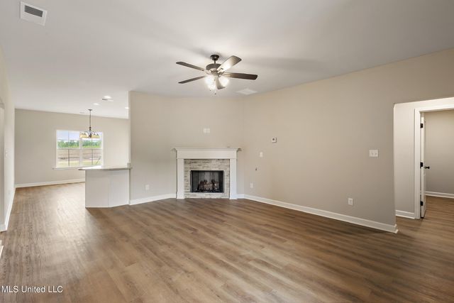 6432 Clover Court, Walls, MS 38680