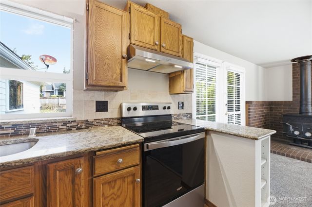 225 McElroy Place, Puyallup, WA 98371
