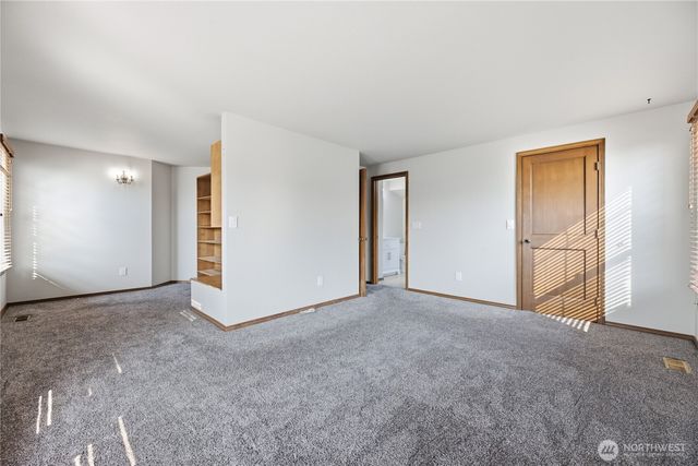 225 McElroy Place, Puyallup, WA 98371