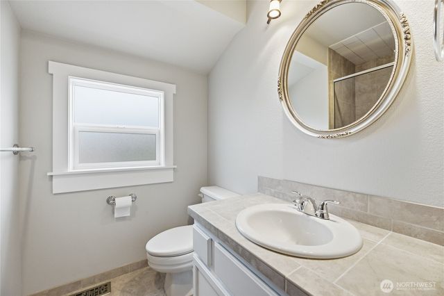 225 McElroy Place, Puyallup, WA 98371