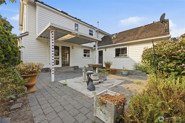 225 McElroy Place, Puyallup, WA 98371