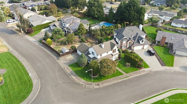 225 McElroy Place, Puyallup, WA 98371