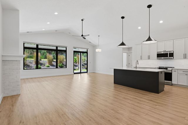 1712 S Lloyd Ln, Spokane, WA 99212