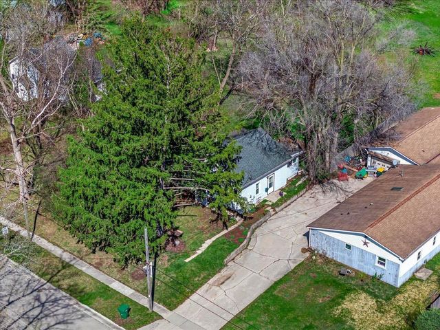 1109 Blaine Street, Edgerton, WI 53534