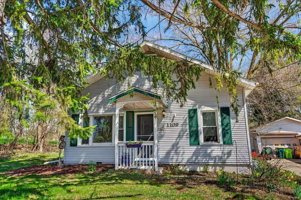 1109 Blaine Street, Edgerton, WI 53534