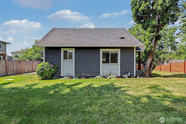 14918 75th Street Ct E, Sumner, WA 98390