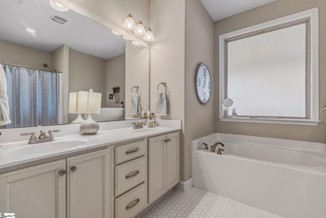 11 Forest Ridge Way, Greenville, SC 29617