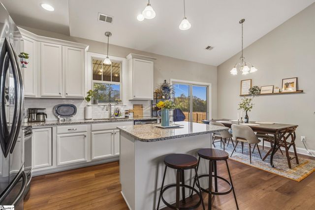 11 Forest Ridge Way, Greenville, SC 29617