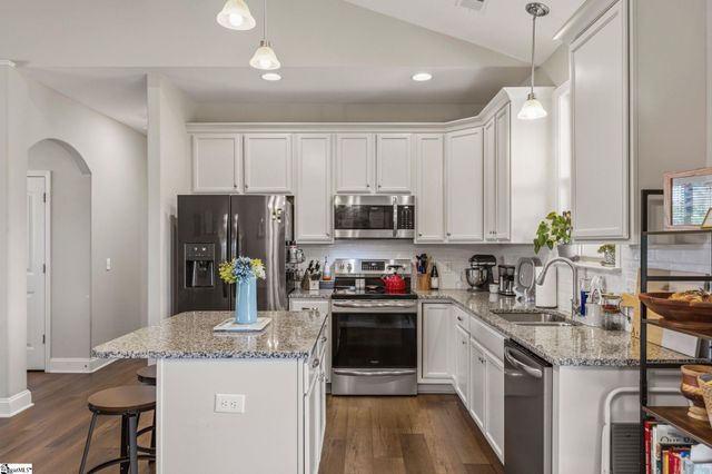 11 Forest Ridge Way, Greenville, SC 29617