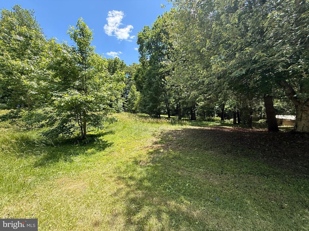 Image 1 of property listing at 1106 W RIVERVIEW RD, Fort Washington, MD 20744