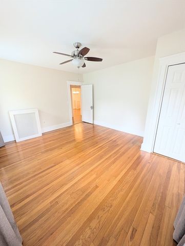 184 Parmenter Rd 2, Newton, MA 02465