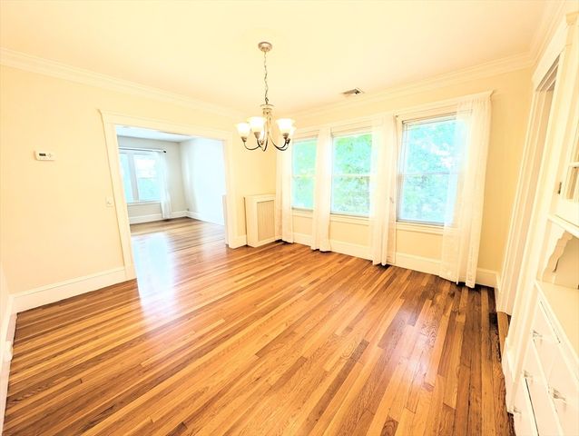184 Parmenter Rd 2, Newton, MA 02465