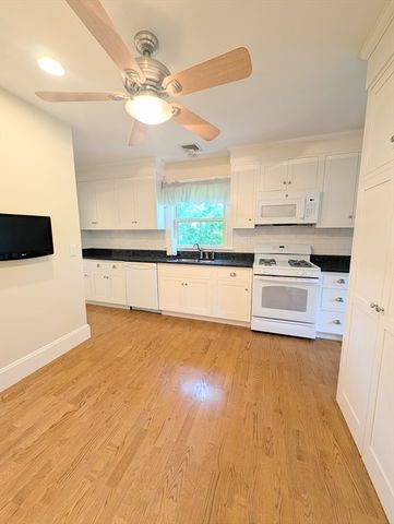 184 Parmenter Rd 2, Newton, MA 02465
