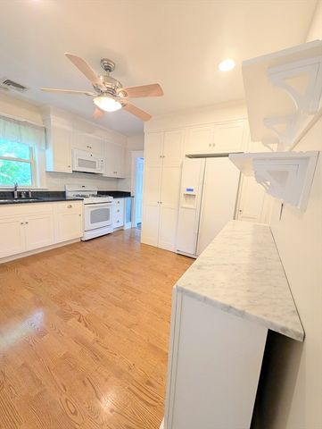 184 Parmenter Rd 2, Newton, MA 02465