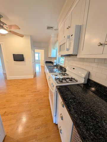 184 Parmenter Rd 2, Newton, MA 02465