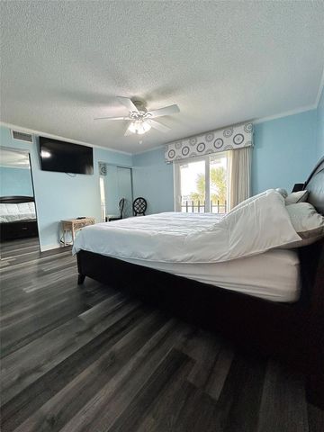 868 BAYWAY BOULEVARD 304, Clearwater Beach, FL 33767
