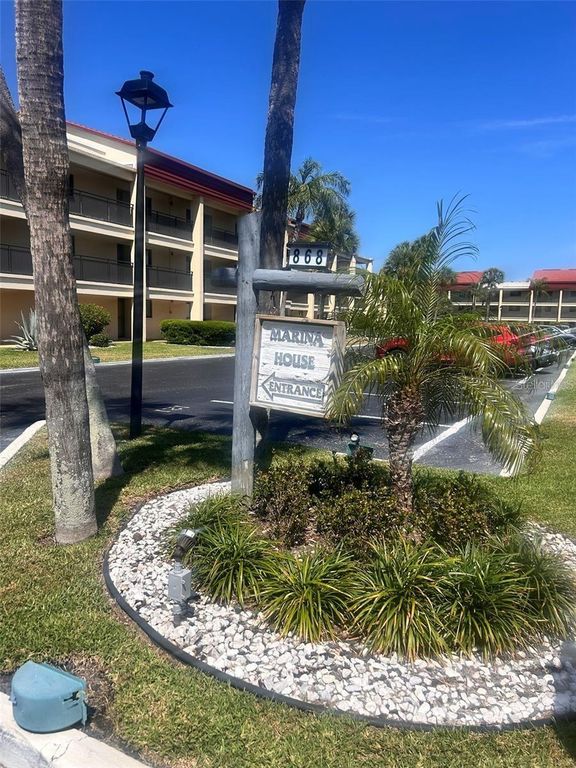 868 BAYWAY BOULEVARD 304, Clearwater Beach, FL 33767